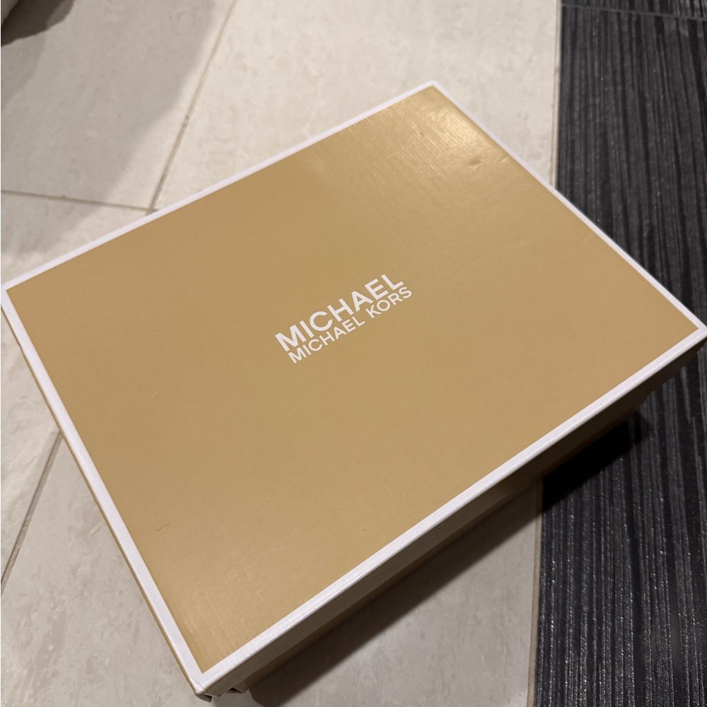 Michael Kors White and black Sneakers - Picture 8 of 8